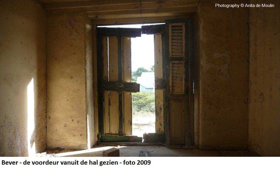 36. Bever voordeur vanuit de hal 2009